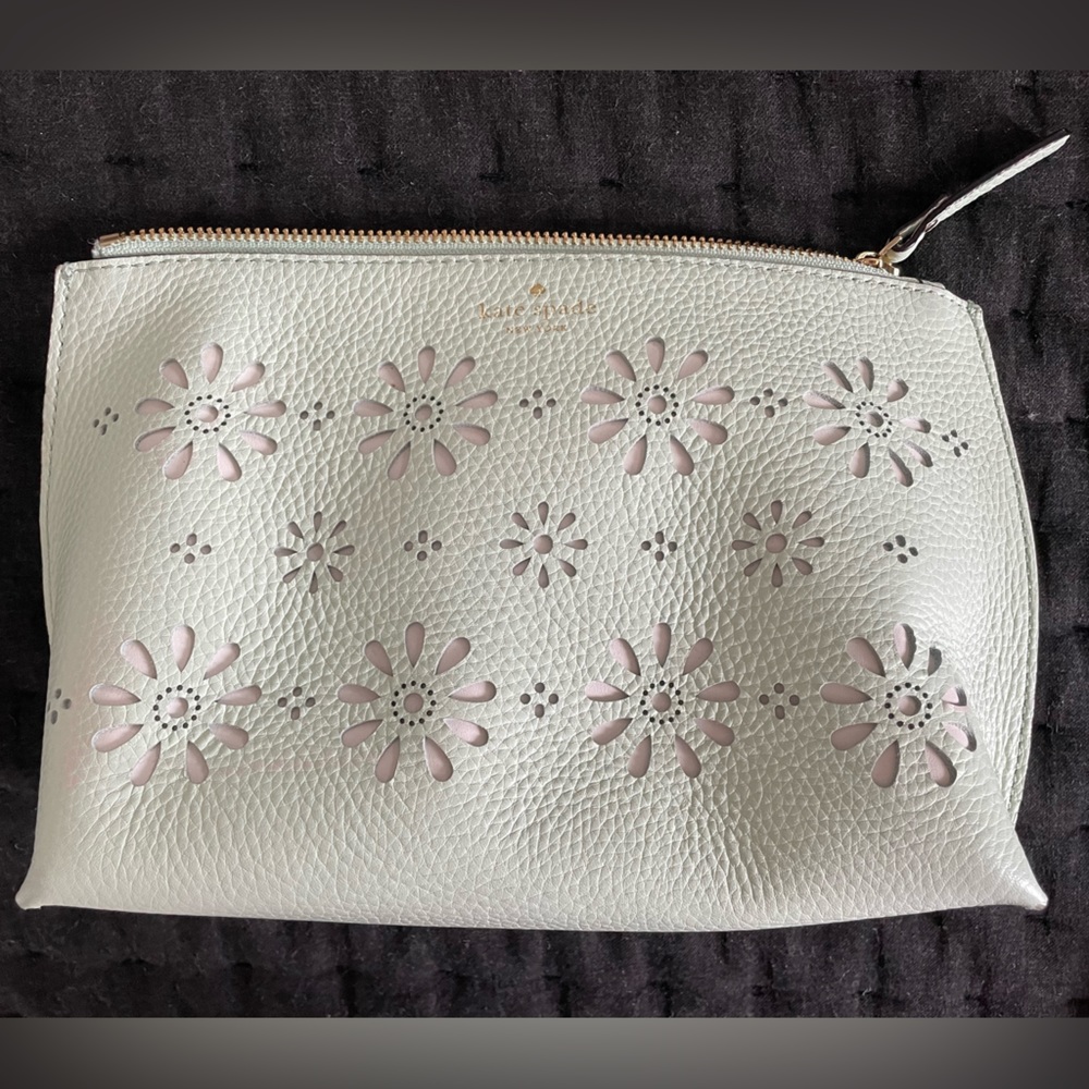 NWOT Kate Spade leather Zip Clutch Cosmetic Bag